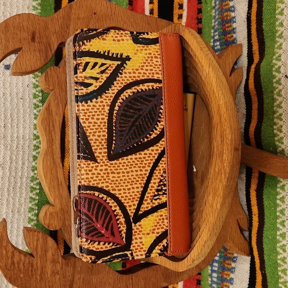 Relic by Fossil Vegan Leather Leaf Print Wallet EUC - Picture 6 of 11